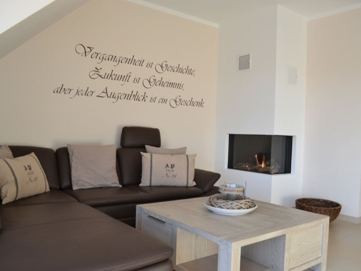 Wohnbereich mit Kamin